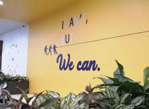 برندینگ فضای اداری برندینگ فضای اداری Office Branding - aron marketing